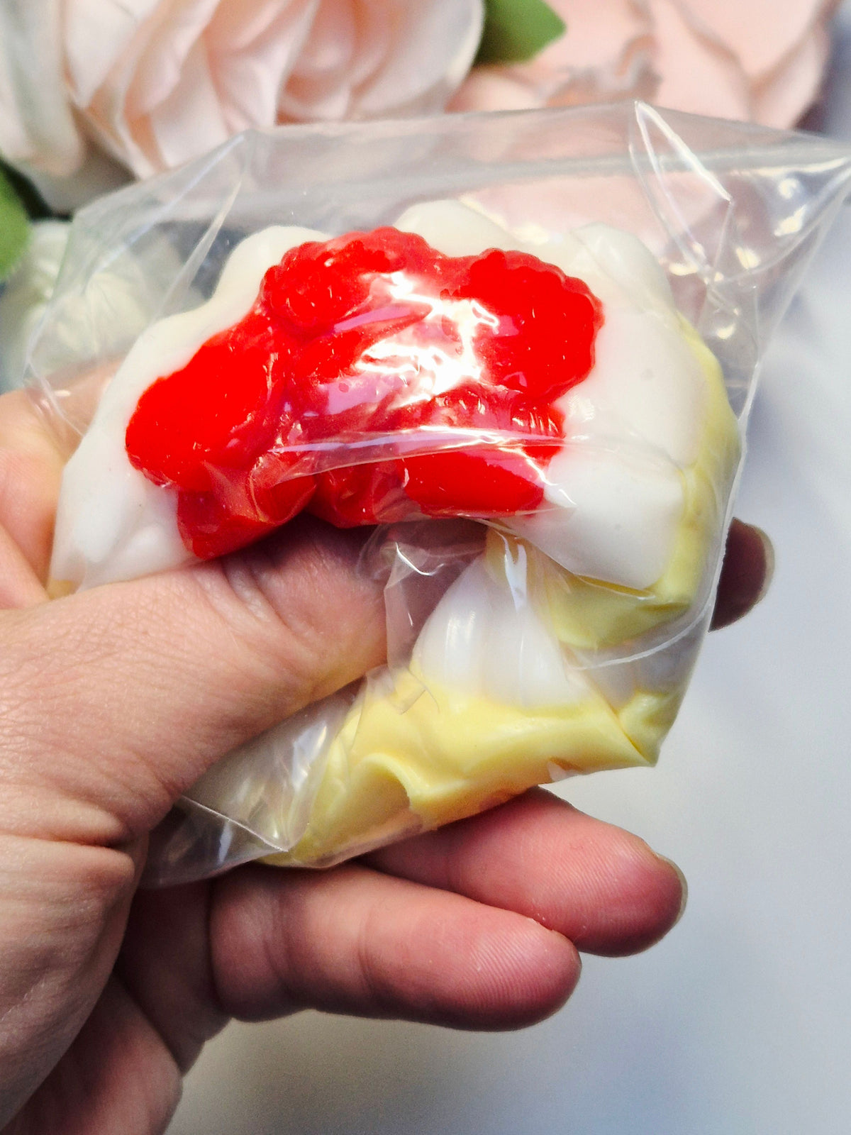 Taba Squishy Himbeer-Sahne-Torte