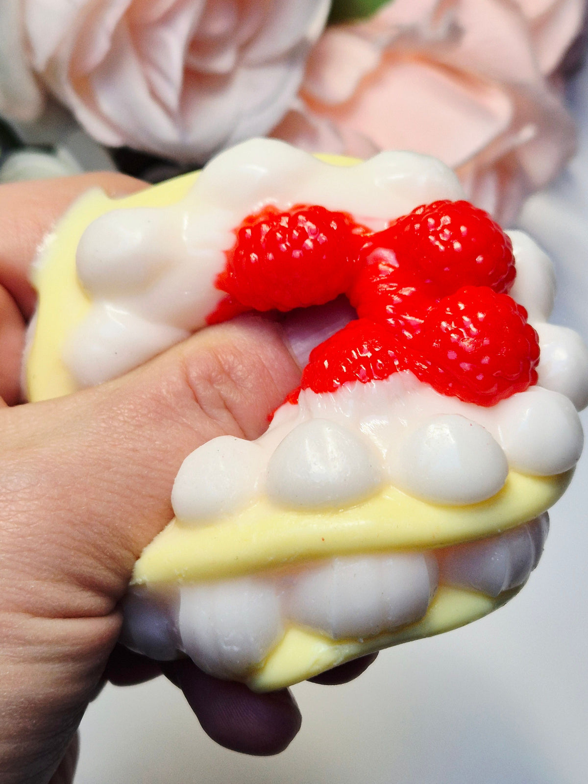 Taba Squishy Himbeer-Sahne-Torte