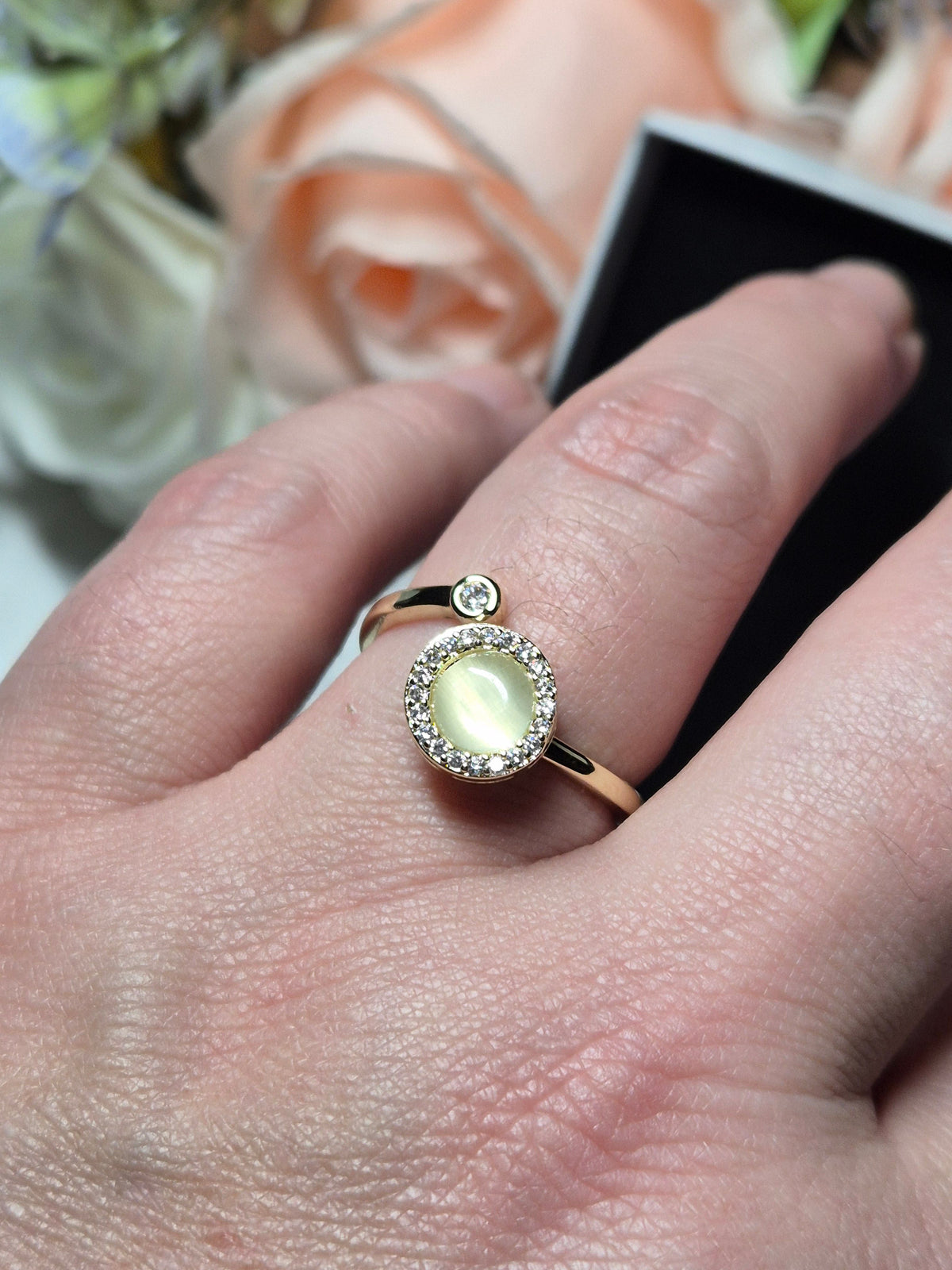 Ring shiny Moon