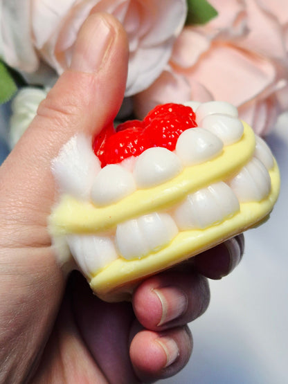 Taba Squishy Himbeer-Sahne-Torte