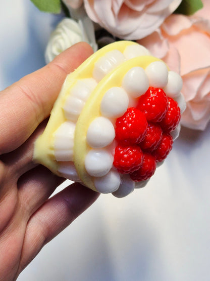 Taba Squishy Himbeer-Sahne-Torte