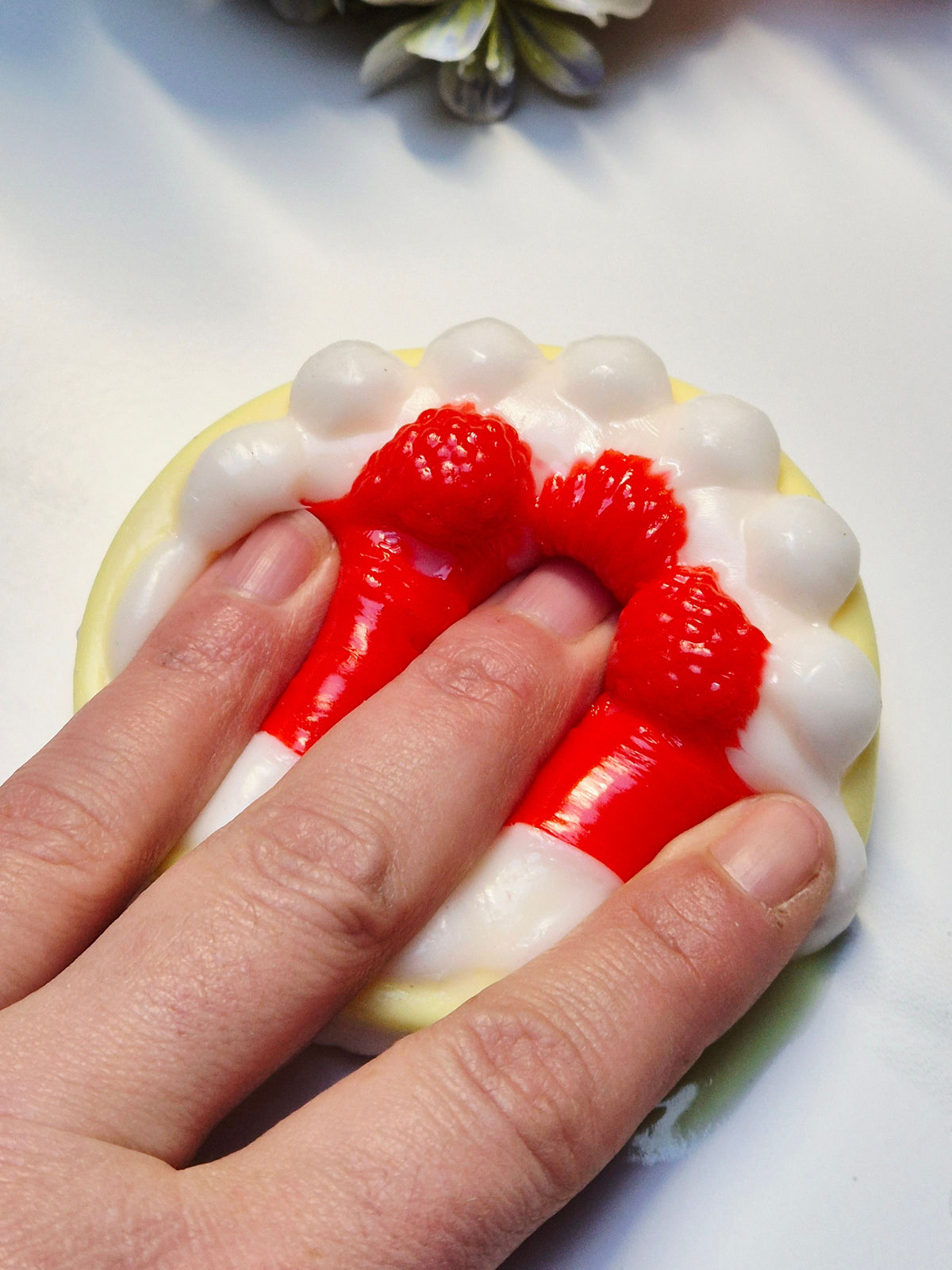 Taba Squishy Himbeer-Sahne-Torte