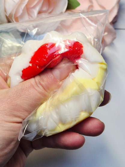 Taba Squishy Himbeer-Sahne-Torte